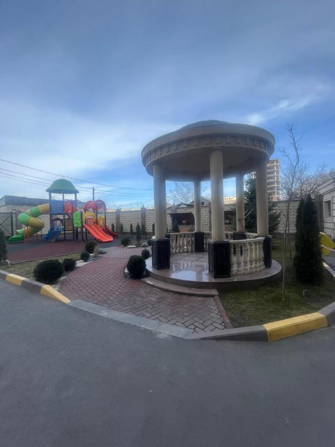 Апартамент Кристалл Bischkek Exterior foto