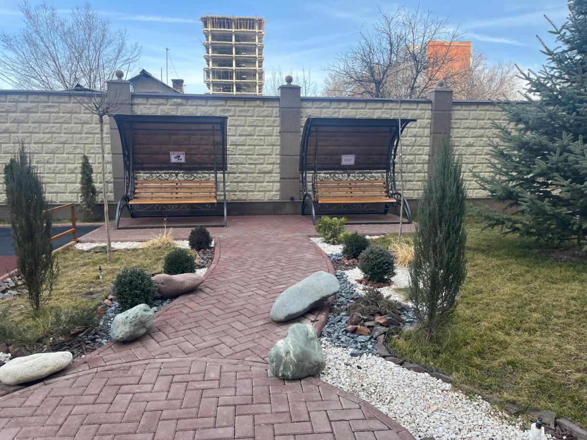 Апартамент Кристалл Bischkek Exterior foto